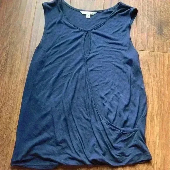 Cabi Blue tank top keyhole front super soft small - Picture 2 of 3